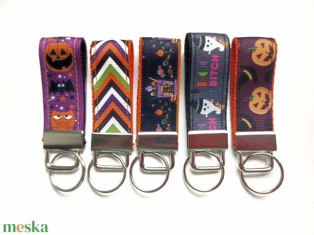 Halloween mintás heveder pánt kulcstartó táskadísz - halloweeni ékszerek - halloweeni ékszerek - Meska.hu Halloween mintás heveder pánt kulcstartó táskadísz - halloweeni ékszerek - halloweeni ékszerek - Meska.hu