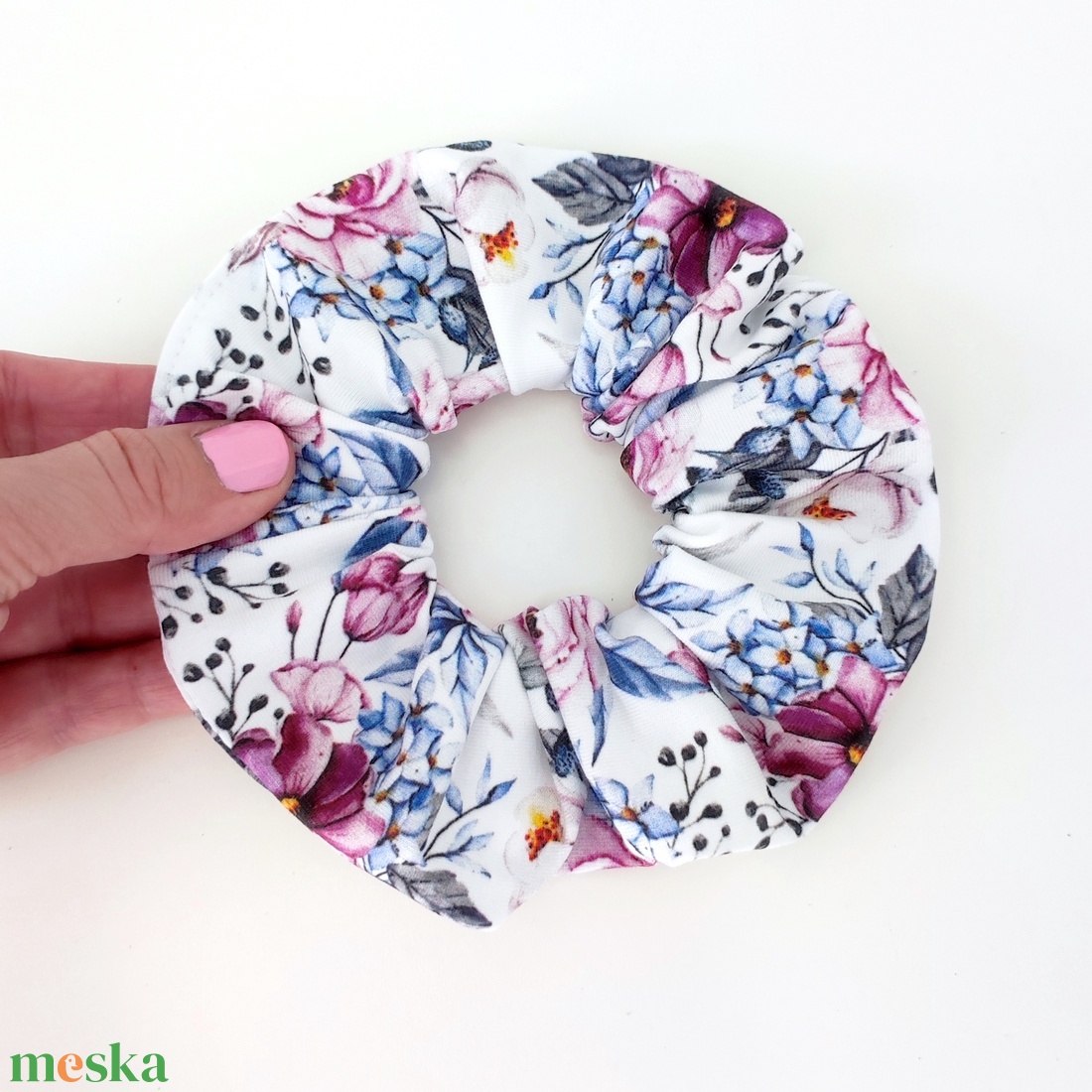 Lila virágos rózsás scrunchie hajgumi - M-es - ruha & divat - hajdísz & hajcsat - hajgumi - Meska.hu Lila virágos rózsás scrunchie hajgumi - M-es - ruha & divat - hajdísz & hajcsat - hajgumi - Meska.hu