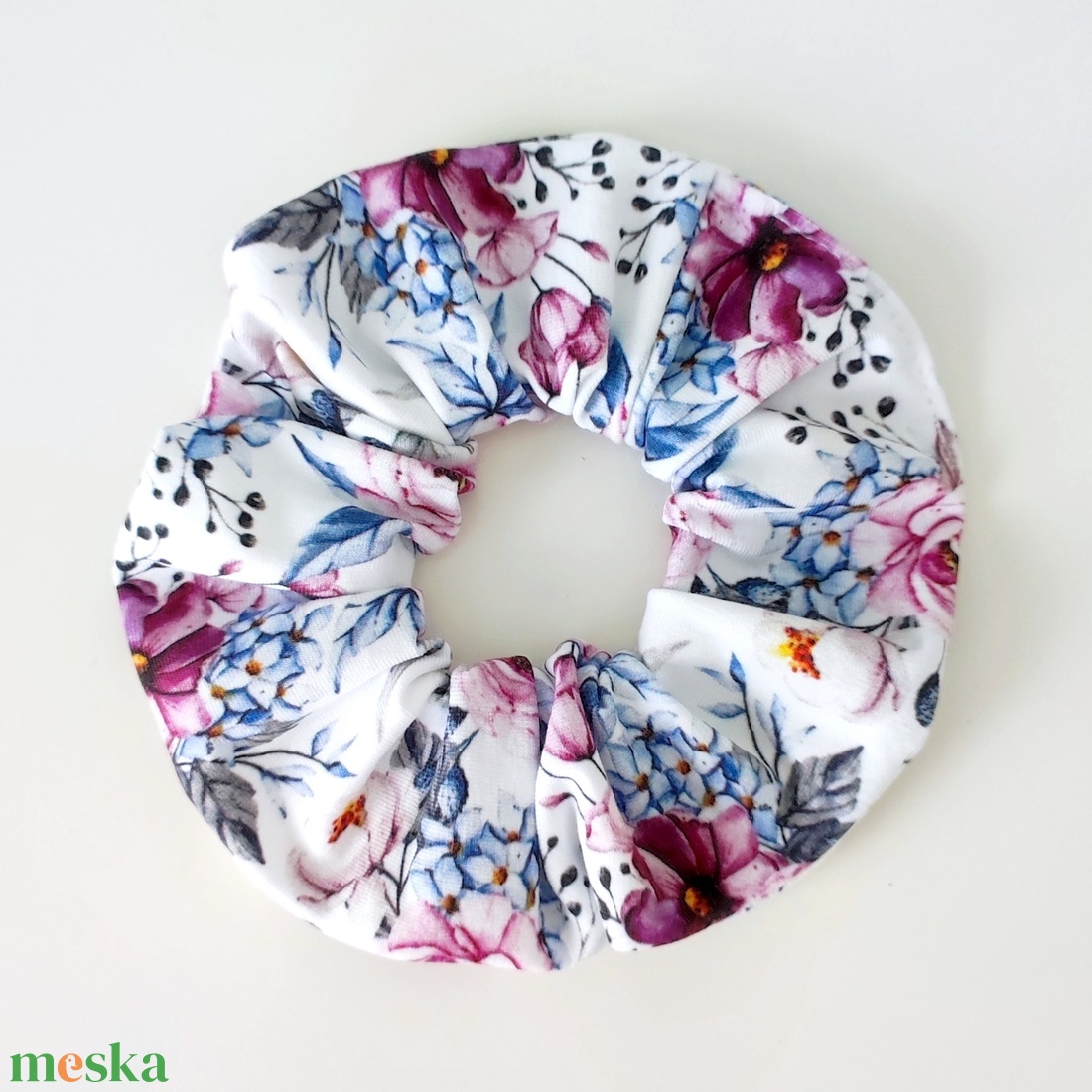 Lila virágos rózsás scrunchie hajgumi - M-es - ruha & divat - hajdísz & hajcsat - hajgumi - Meska.hu Lila virágos rózsás scrunchie hajgumi - M-es - ruha & divat - hajdísz & hajcsat - hajgumi - Meska.hu