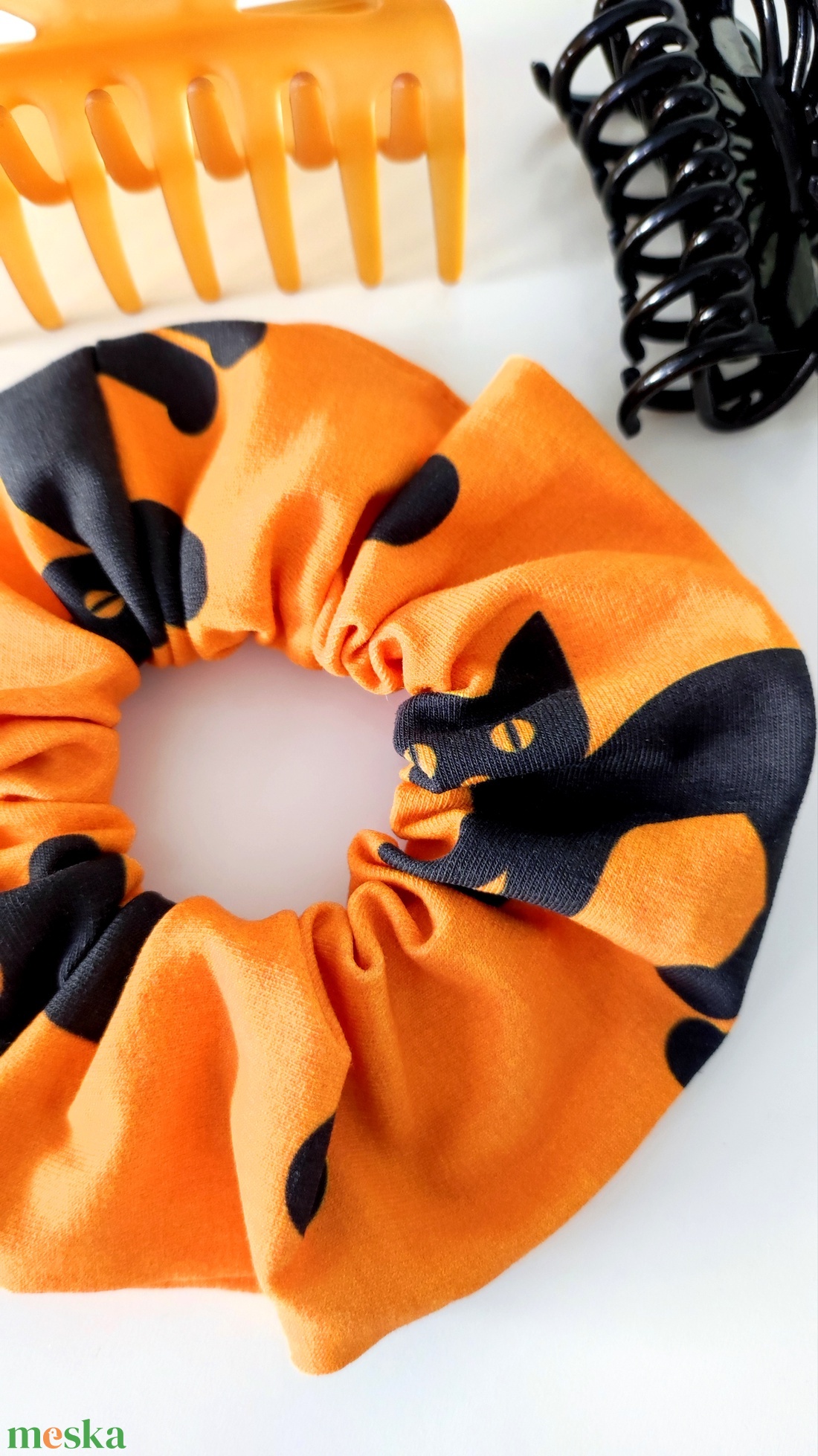Fekete macskás Halloween scrunchie hajgumi - M-es - ruha & divat - hajdísz & hajcsat - hajgumi - Meska.hu Fekete macskás Halloween scrunchie hajgumi - M-es - ruha & divat - hajdísz & hajcsat - hajgumi - Meska.hu