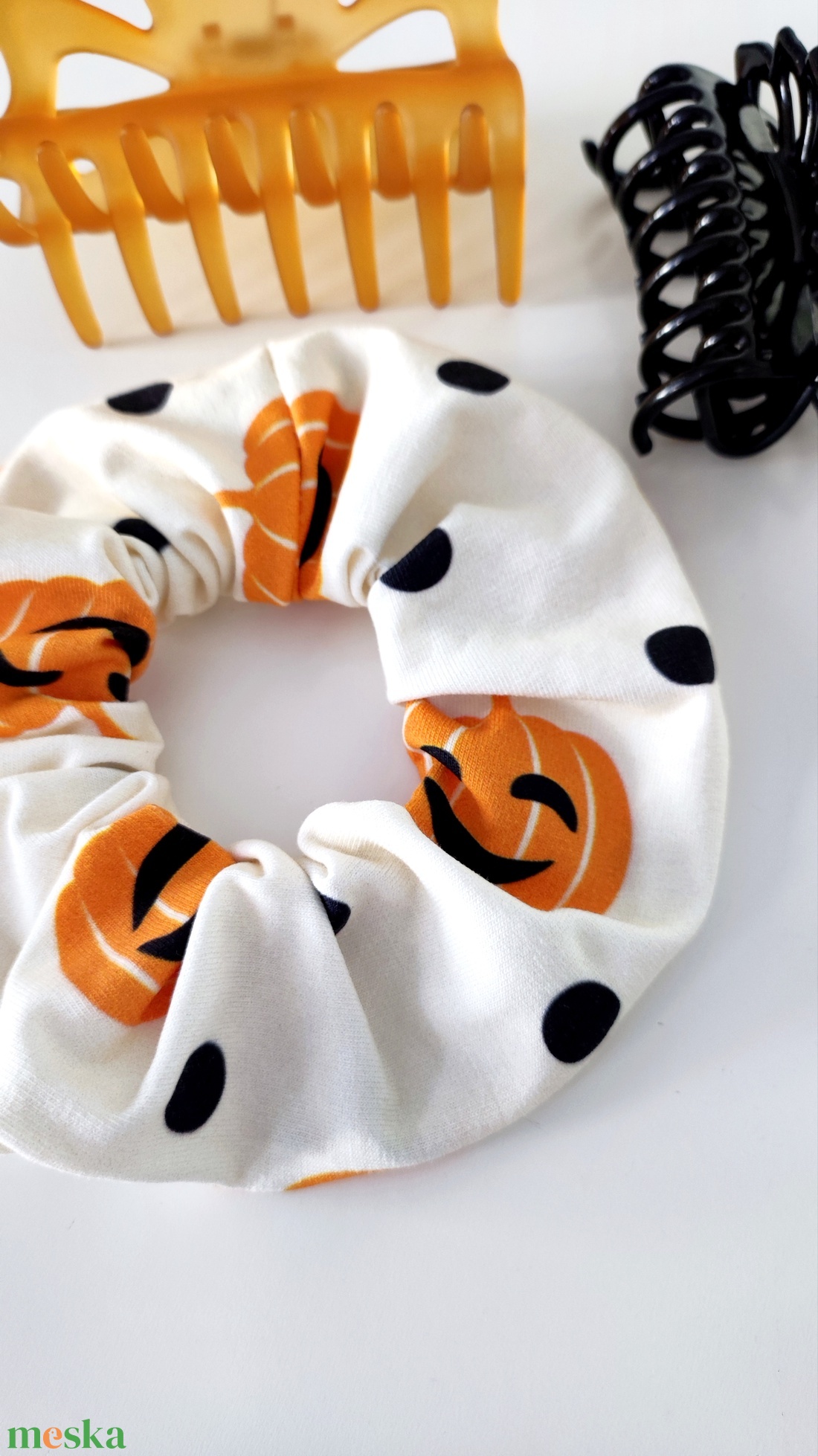 Őszi tökös narancs Halloween scrunchie hajgumi - M-es - ruha & divat - hajdísz & hajcsat - hajgumi - Meska.hu Őszi tökös narancs Halloween scrunchie hajgumi - M-es - ruha & divat - hajdísz & hajcsat - hajgumi - Meska.hu