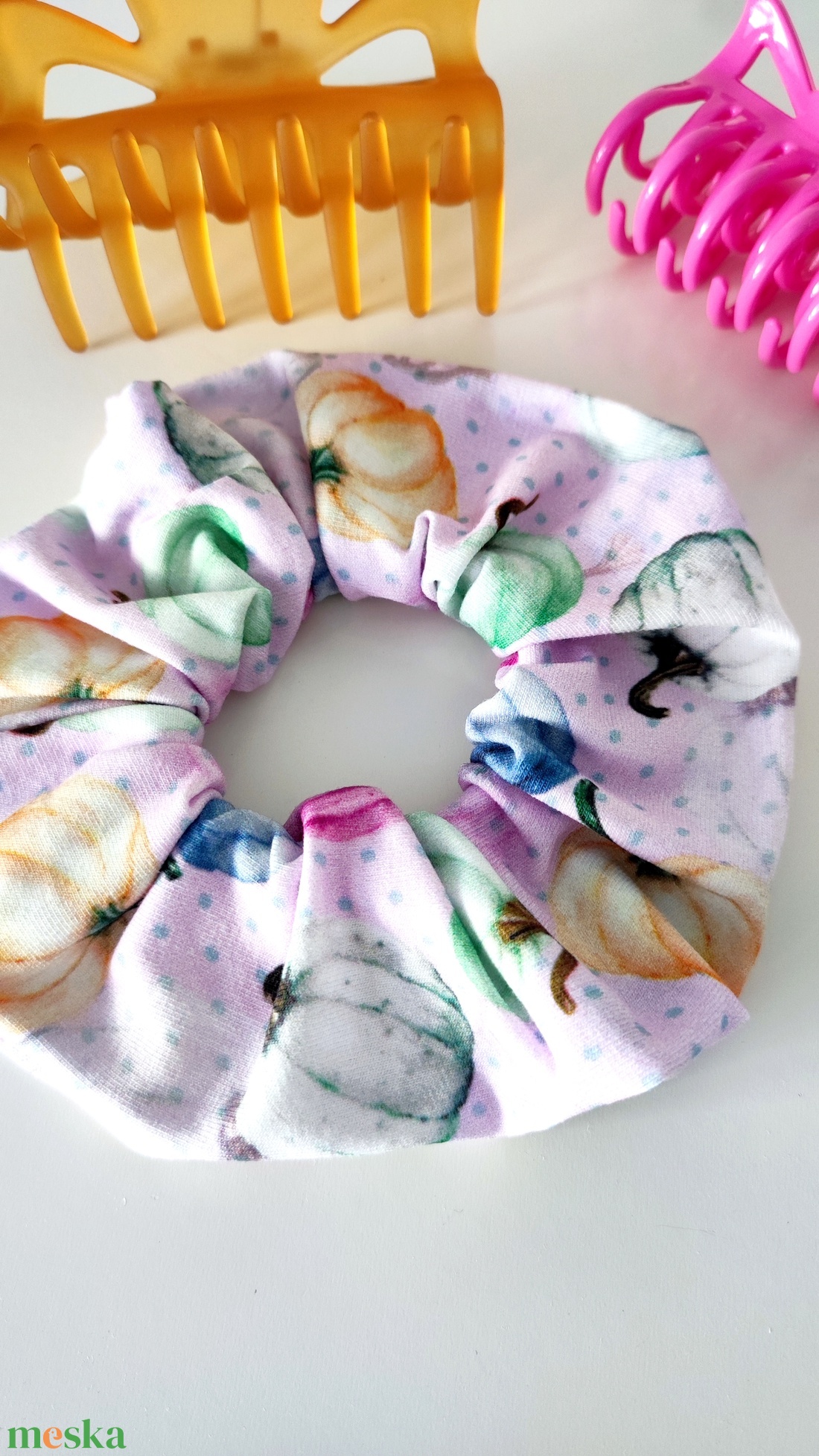 Őszi tökös narancs Halloween scrunchie hajgumi - M-es - ruha & divat - hajdísz & hajcsat - hajgumi - Meska.hu Őszi tökös narancs Halloween scrunchie hajgumi - M-es - ruha & divat - hajdísz & hajcsat - hajgumi - Meska.hu
