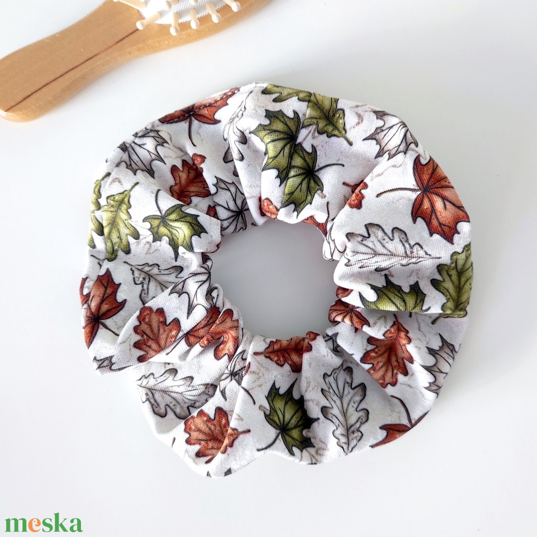 Őszi falevél mintás női scrunchie hajgumi - M-es - ruha & divat - hajdísz & hajcsat - hajgumi - Meska.hu Őszi falevél mintás női scrunchie hajgumi - M-es - ruha & divat - hajdísz & hajcsat - hajgumi - Meska.hu