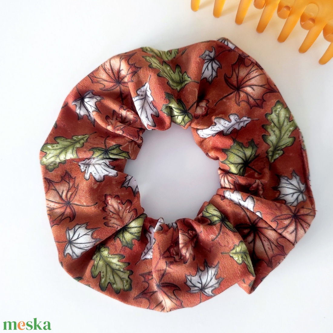 Őszi falevél mintás női scrunchie hajgumi - M-es - ruha & divat - hajdísz & hajcsat - hajgumi - Meska.hu Őszi falevél mintás női scrunchie hajgumi - M-es - ruha & divat - hajdísz & hajcsat - hajgumi - Meska.hu