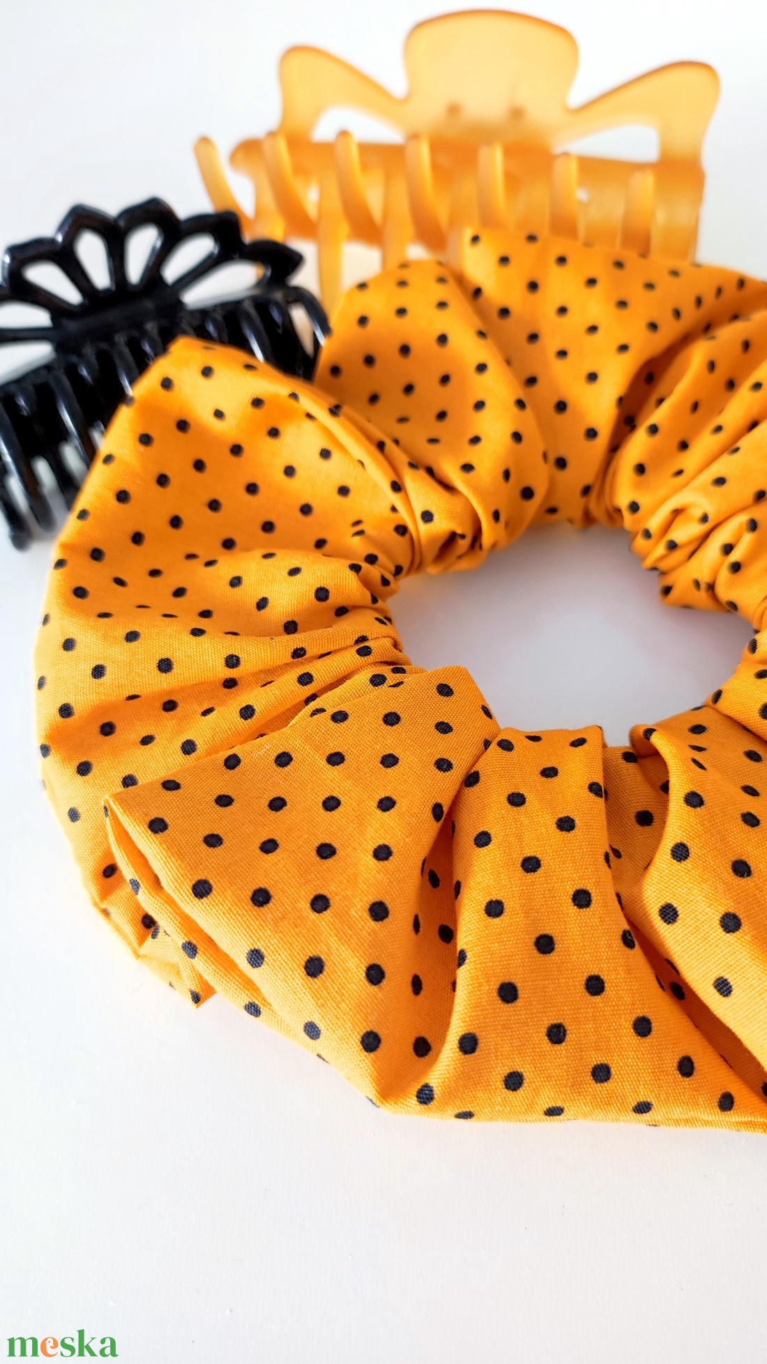 Narancs pöttyös őszi vagy Halloween scrunchie hajgumi - M-es - ruha & divat - hajdísz & hajcsat - hajgumi - Meska.hu Narancs pöttyös őszi vagy Halloween scrunchie hajgumi - M-es - ruha & divat - hajdísz & hajcsat - hajgumi - Meska.hu
