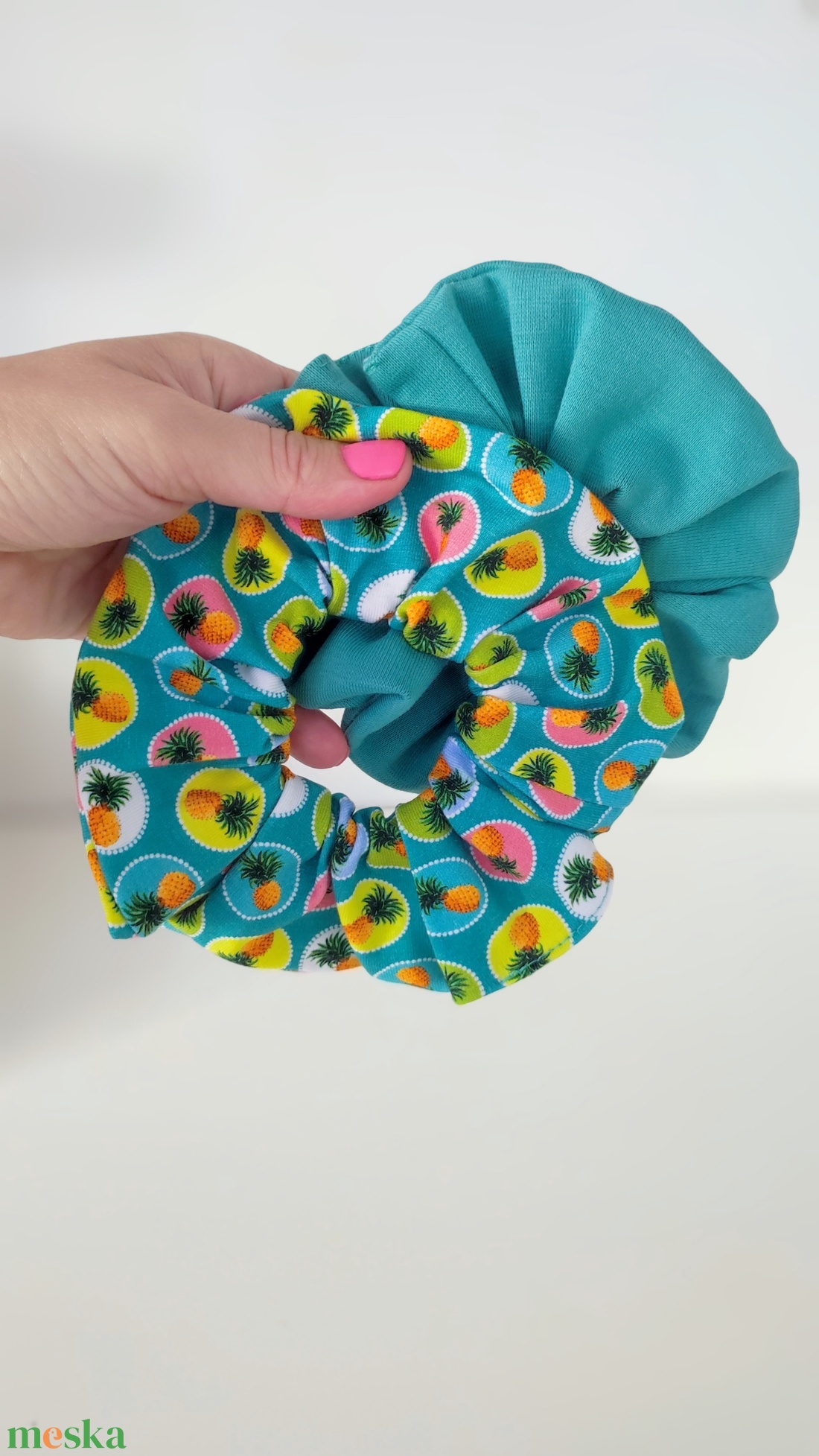 Ananászos és zöld scrunchie hajgumi párban - M-es - ruha & divat - hajdísz & hajcsat - hajgumi - Meska.hu Ananászos és zöld scrunchie hajgumi párban - M-es - ruha & divat - hajdísz & hajcsat - hajgumi - Meska.hu