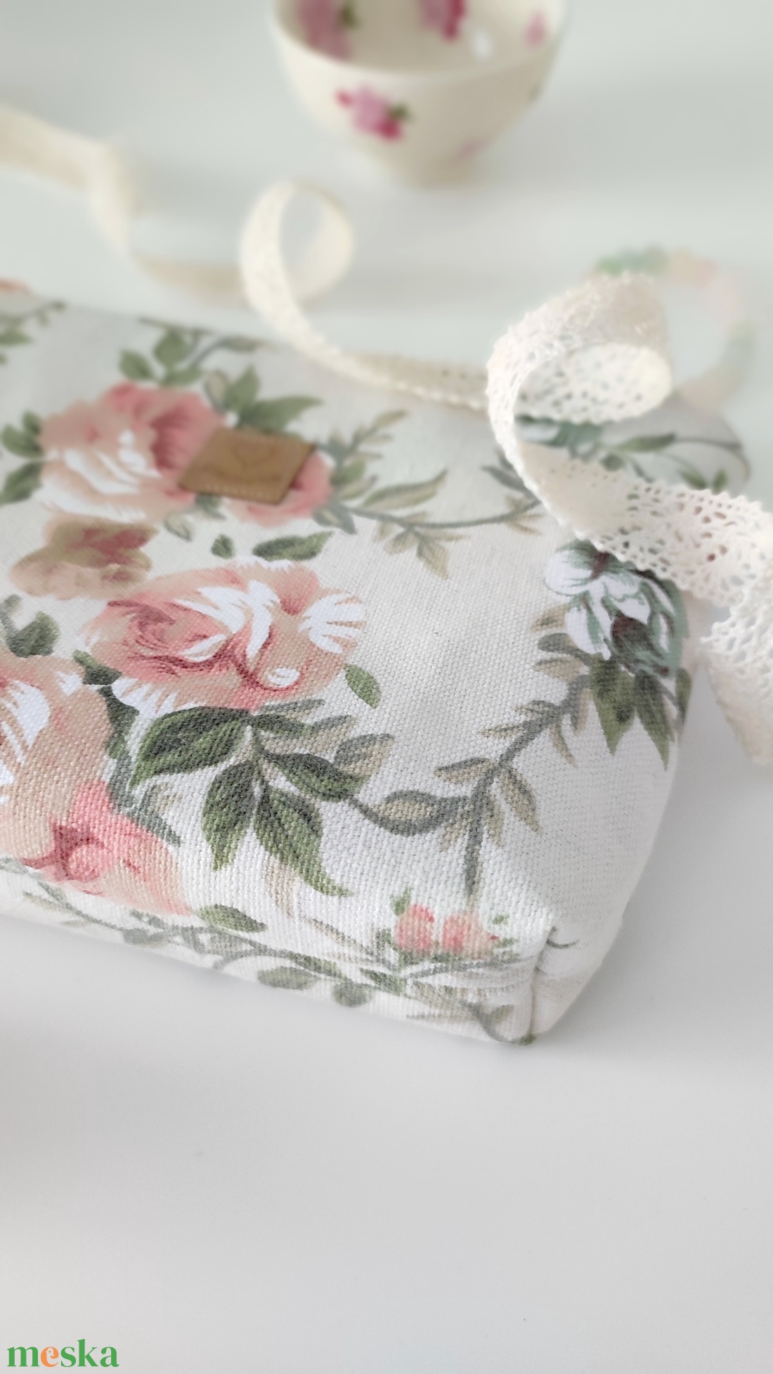 Rózsás vászon női neszesszer � környezetbarát közepes méretű - táska & tok - neszesszer - Meska.hu