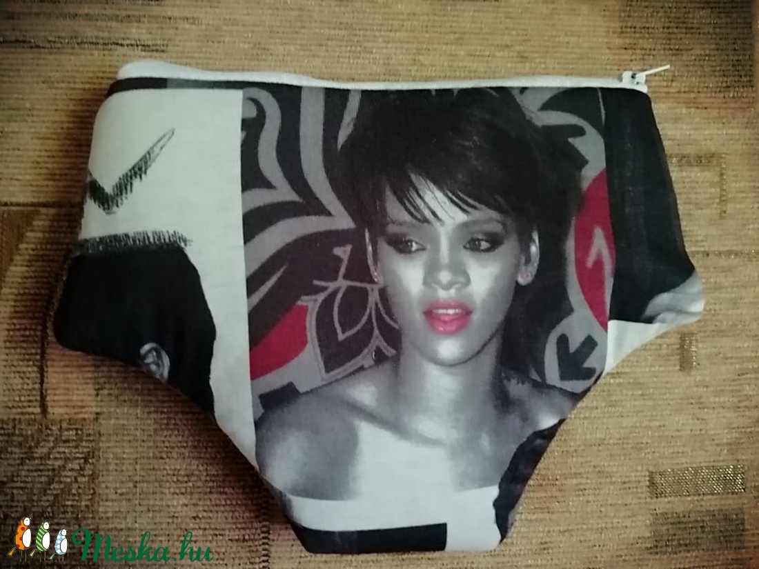 Rihanna neszesszer - Bugyi neszesszer, tolltartó - táska & tok - neszesszer - Meska.hu Rihanna neszesszer - Bugyi neszesszer, tolltartó - táska & tok - neszesszer - Meska.hu