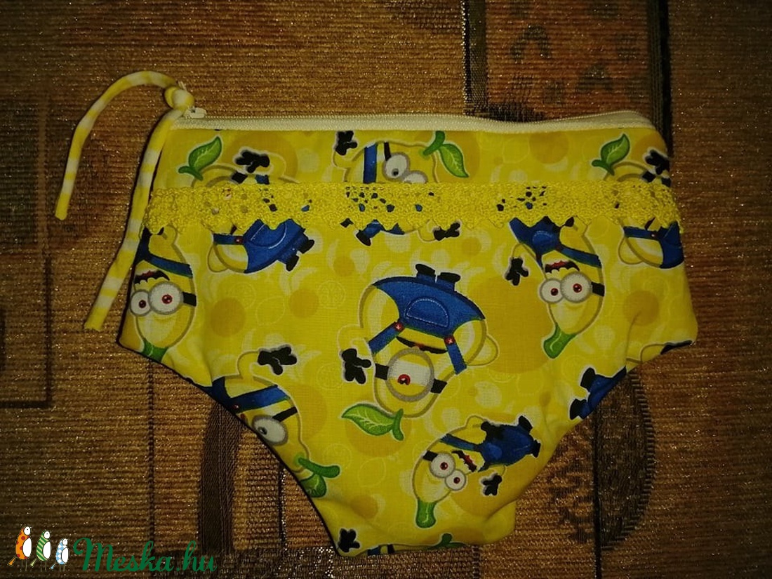 Minion neszesszer - Bugyi neszesszer, tolltartó - táska & tok - neszesszer - Meska.hu Minion neszesszer - Bugyi neszesszer, tolltartó - táska & tok - neszesszer - Meska.hu