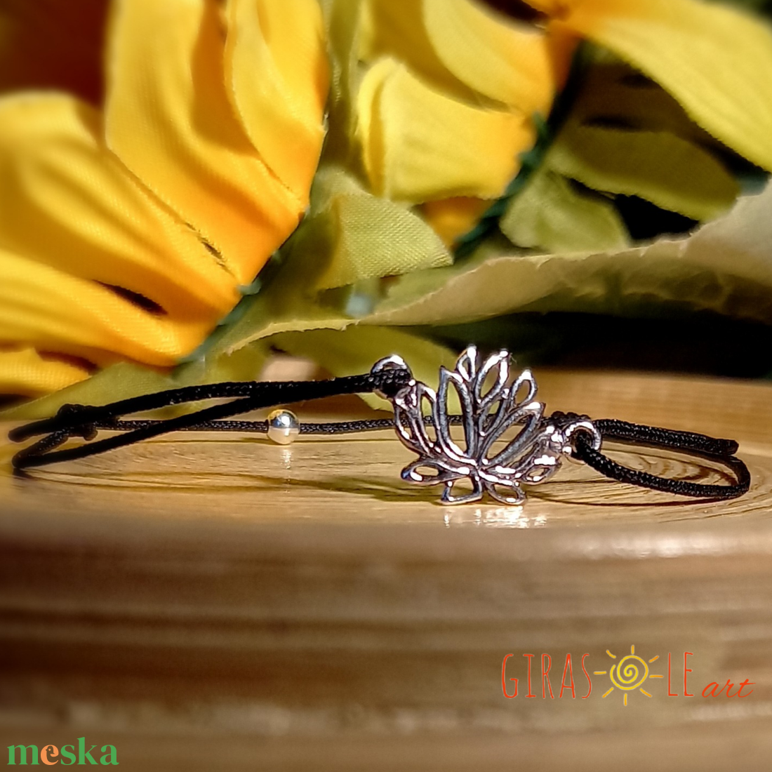 Lótusz zsinórka karkötő valódi ezüsttel  - ékszer - karkötő - charm karkötő - Meska.hu