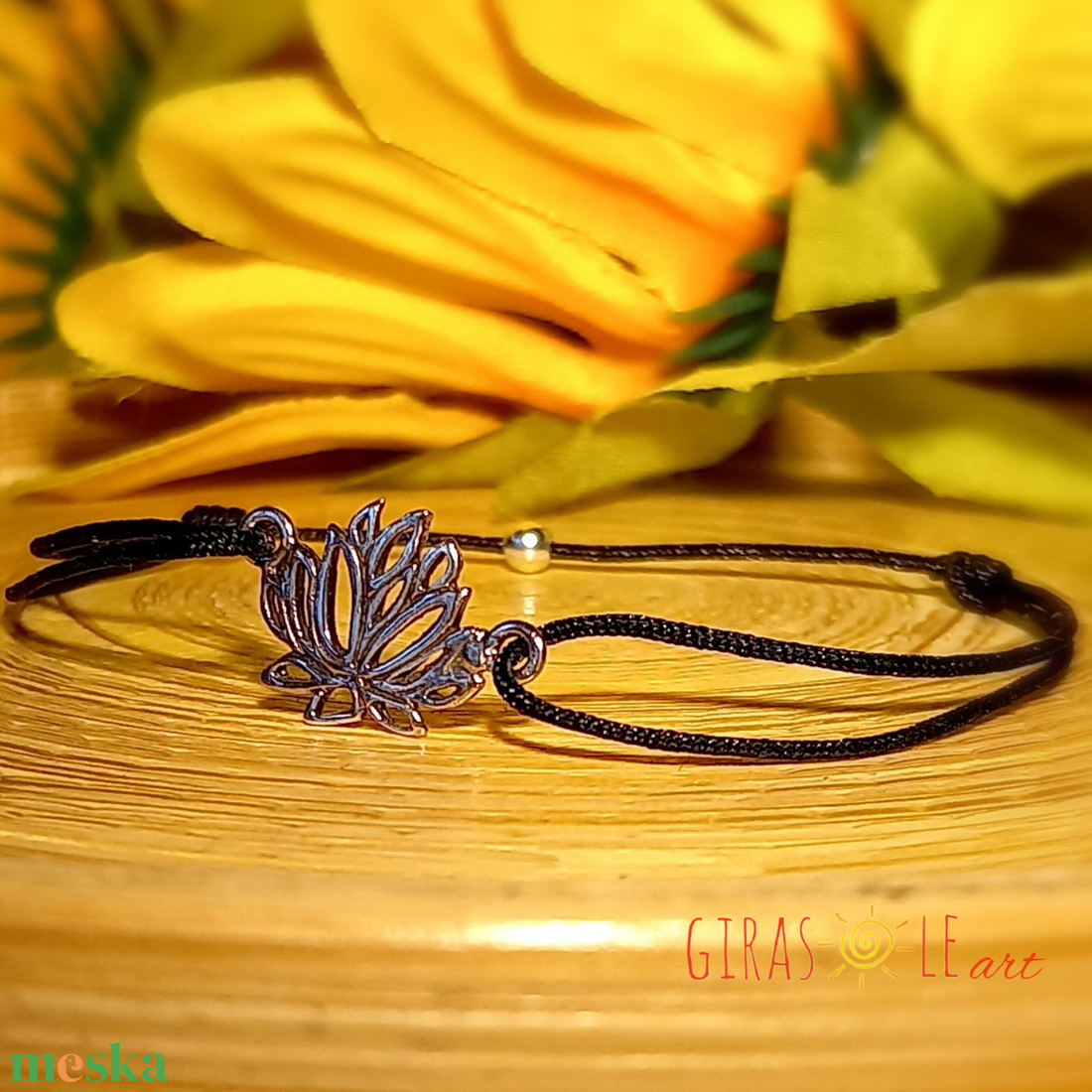 Lótusz zsinórka karkötő valódi ezüsttel  - ékszer - karkötő - charm karkötő - Meska.hu