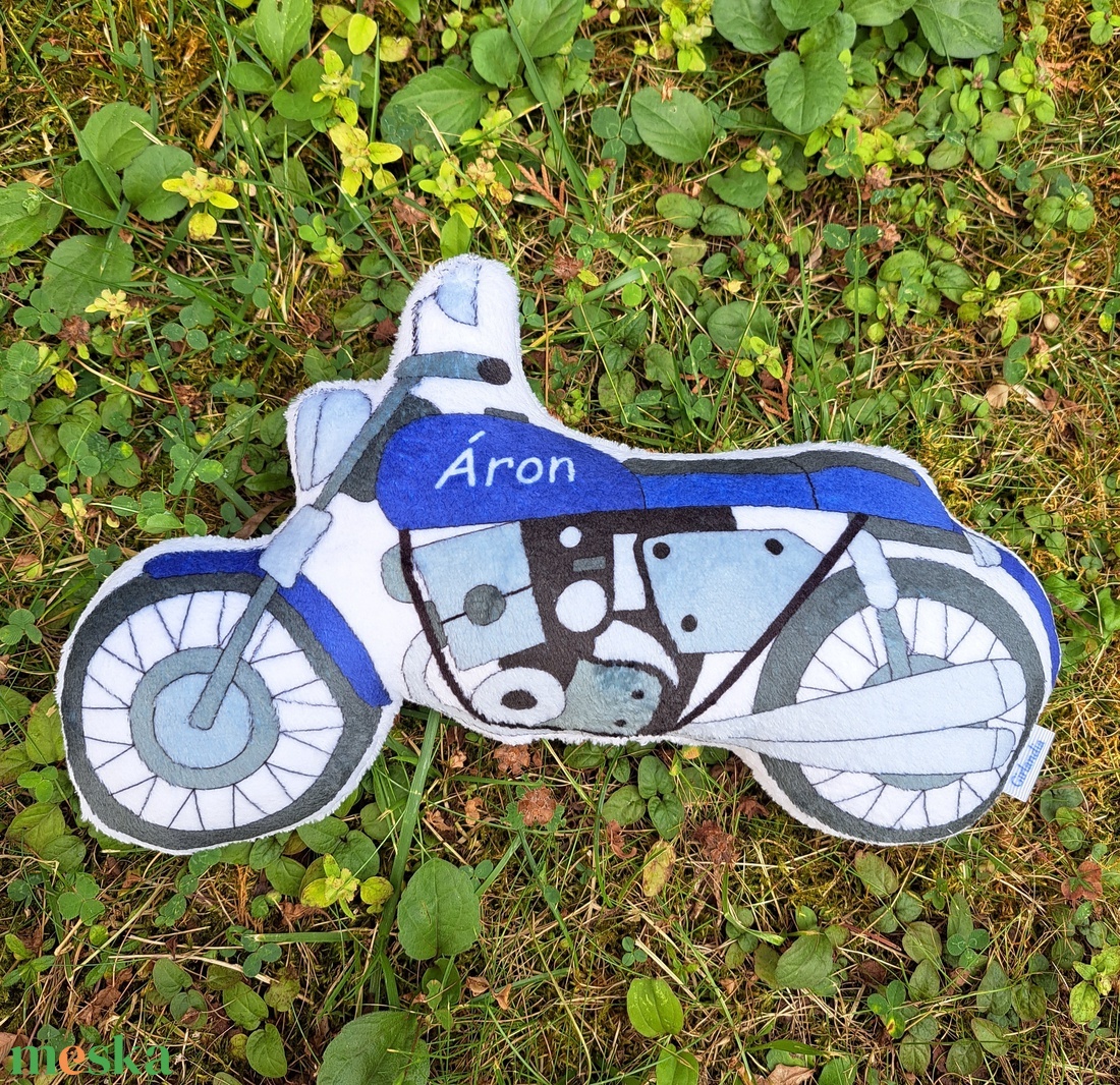 Motor szundipajti - névvel is kérhető (formapárna, járműves párna, egyedi párna)  - otthon & életmód - babaszoba, gyerekszoba - gyerek díszpárna - Meska.hu