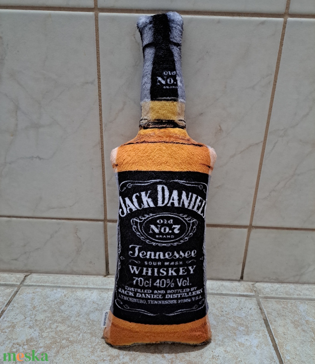Whisky formapárna - bármilyen alkohol kérhető! - otthon & életmód - lakástextil - párna & párnahuzat - Meska.hu