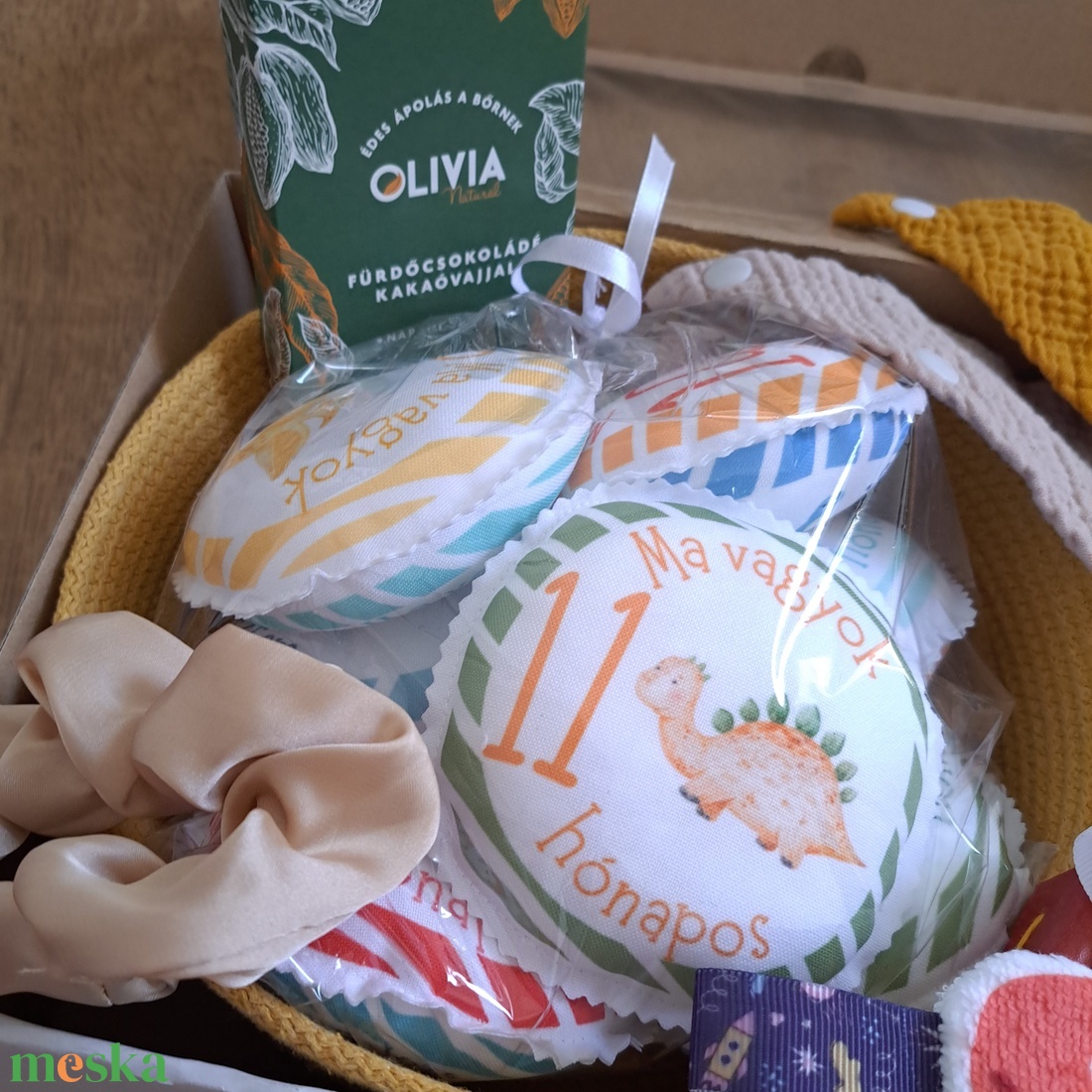 BabyMamiBox - Babaváró - Dínós - játék & sport - babalátogató ajándékcsomag - Meska.hu BabyMamiBox - Babaváró - Dínós - játék & sport - babalátogató ajándékcsomag - Meska.hu