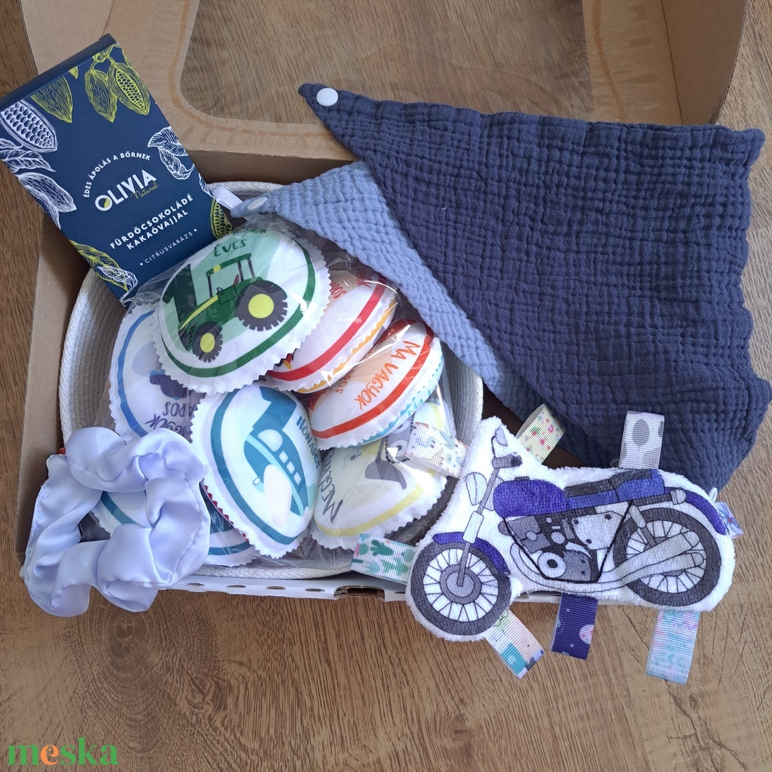 BabyMamiBox - Babaváró - Járműves - játék & sport - babalátogató ajándékcsomag - Meska.hu BabyMamiBox - Babaváró - Járműves - játék & sport - babalátogató ajándékcsomag - Meska.hu