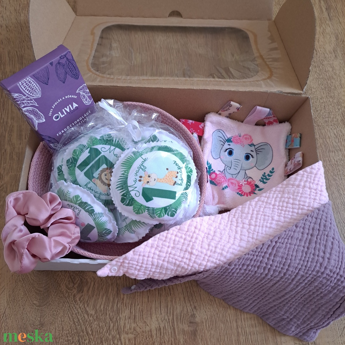 BabyMamiBox - Babaváró - Szafari lányos - játék & sport - babalátogató ajándékcsomag - Meska.hu BabyMamiBox - Babaváró - Szafari lányos - játék & sport - babalátogató ajándékcsomag - Meska.hu