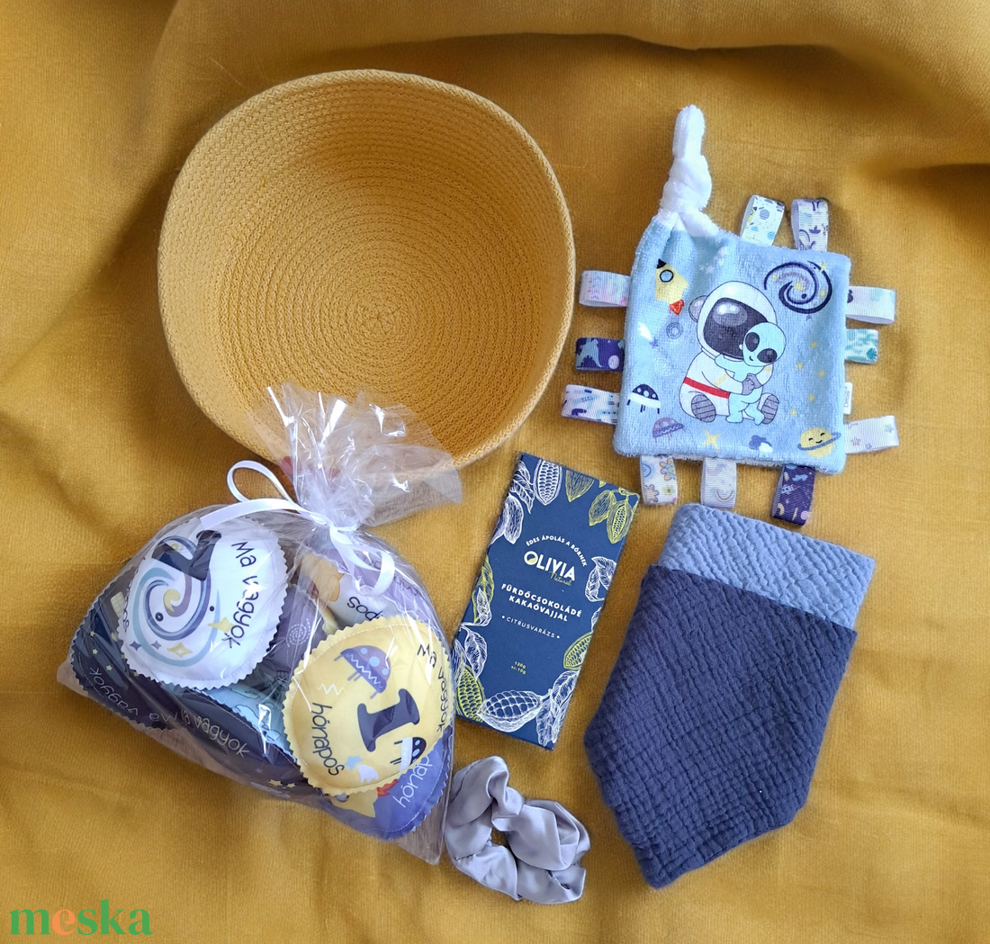 BabyMamiBox - Babaváró - Világűr - játék & sport - babalátogató ajándékcsomag - Meska.hu BabyMamiBox - Babaváró - Világűr - játék & sport - babalátogató ajándékcsomag - Meska.hu