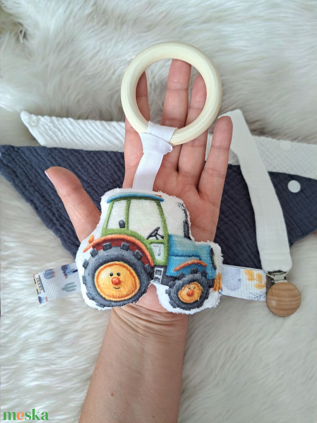 Fa karikás rágóka - traktor - játék & sport - 3 éves kor alattiaknak - rágóka - Meska.hu Fa karikás rágóka - traktor - játék & sport - 3 éves kor alattiaknak - rágóka - Meska.hu