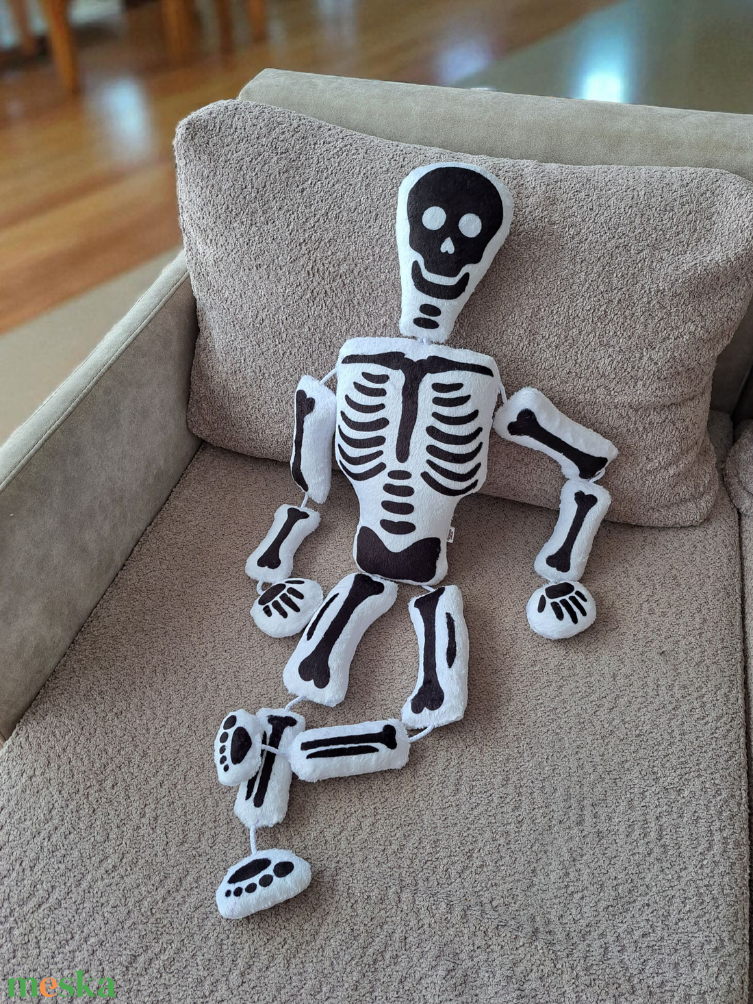 Óriás csontváz párna  - otthon & életmód - dekoráció - halloween - halloweeni figurák - Meska.hu