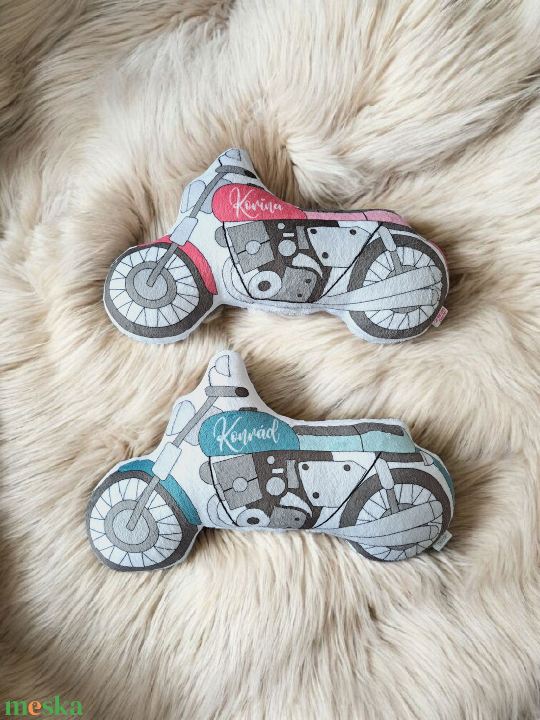 Motor szundipajti - névvel is kérhető (formapárna, járműves párna, egyedi párna)  - baba - mama - babaszoba dekoráció - gyerek díszpárna - Meska.hu