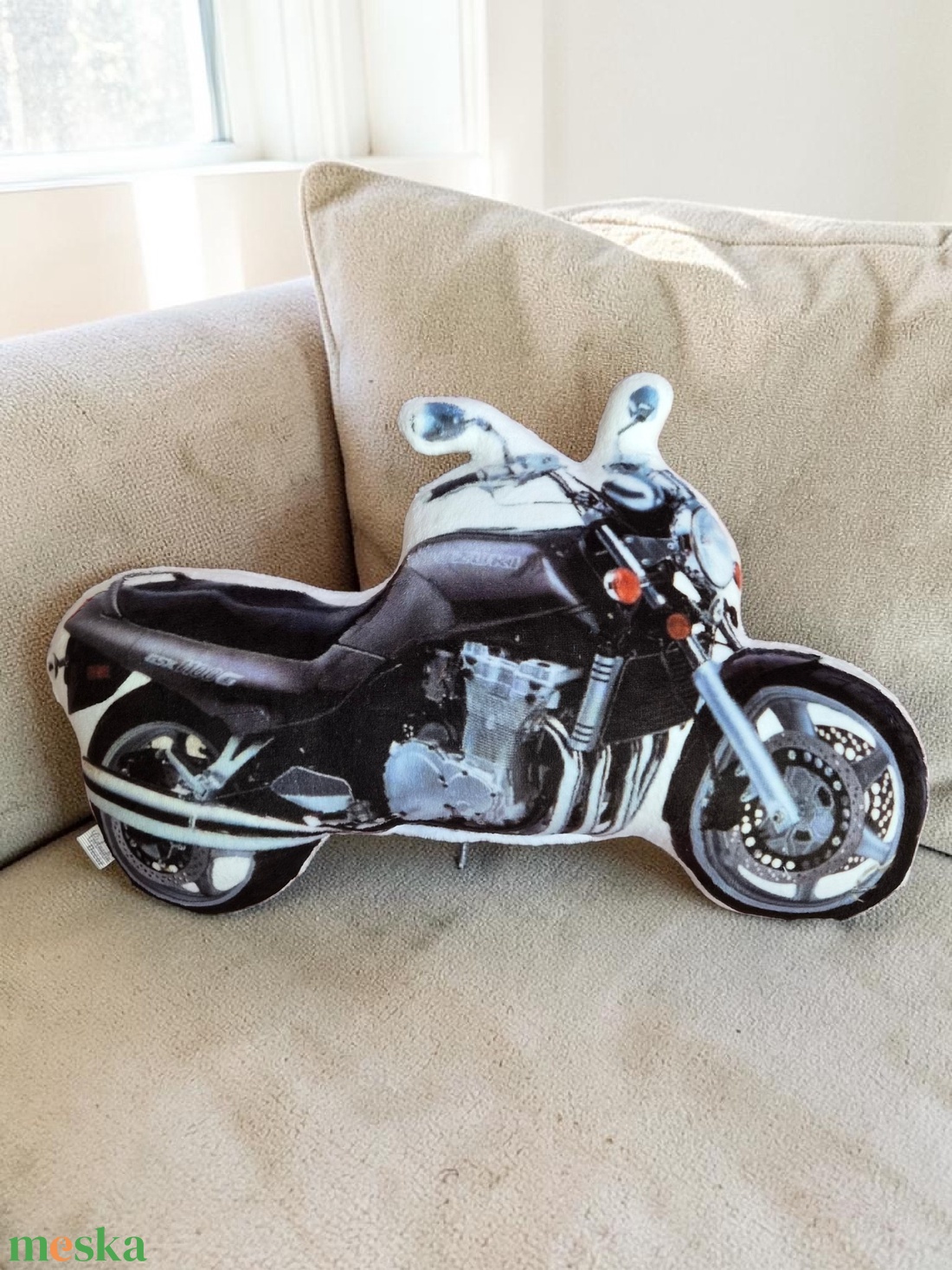 Formapárna fotó alapján - (saját) motor - otthon & életmód - lakástextil - párna & párnahuzat - forma párna - Meska.hu