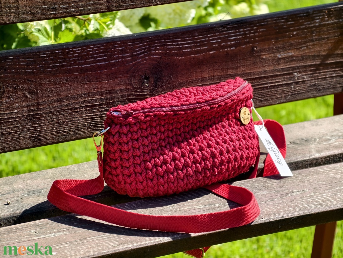 Gisey Piros crossbody - táska & tok - kézitáska & válltáska - vállon átvethető táska - Meska.hu