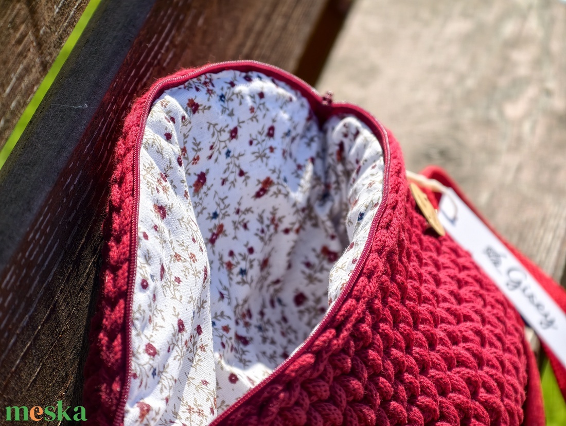 Gisey Piros crossbody - táska & tok - kézitáska & válltáska - vállon átvethető táska - Meska.hu