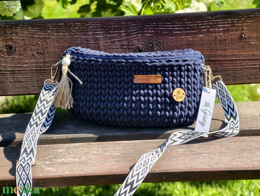 Gisey Navy kék crossbody - táska & tok - kézitáska & válltáska - vállon átvethető táska - Meska.hu