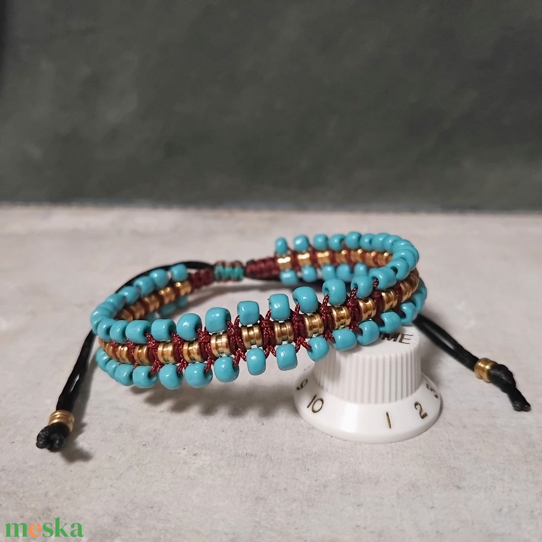 Három soros gitárgyöngy karkötő (méretre) - ékszer - karkötő - fonott karkötő - Meska.hu