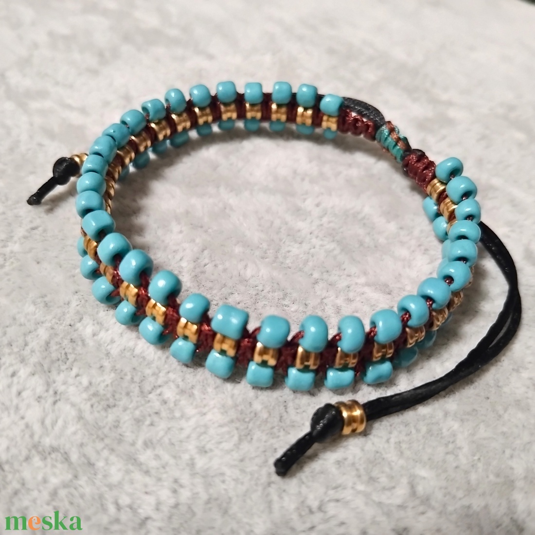 Három soros gitárgyöngy karkötő - ékszer - karkötő - fonott karkötő - Meska.hu