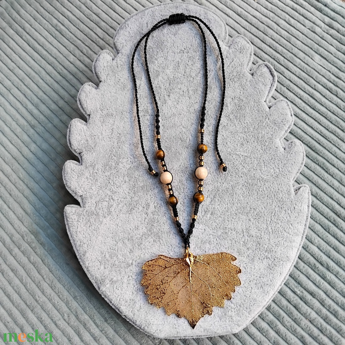 Falevél medálos nyaklánc - ékszer - nyaklánc - medálos nyaklánc - Meska.hu