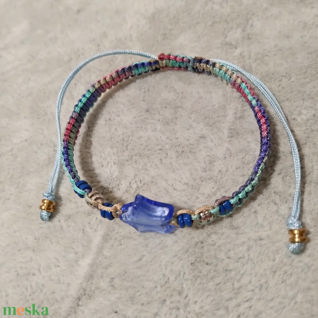 Csillagos gitárgyöngy karkötő - ékszer - karkötő - fonott karkötő - Meska.hu