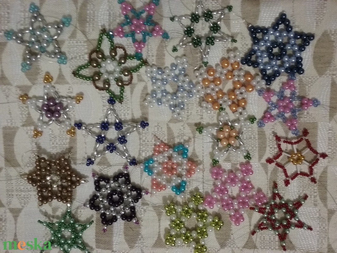 Gyöngyből karácsonyfa díszek -  - Meska.hu