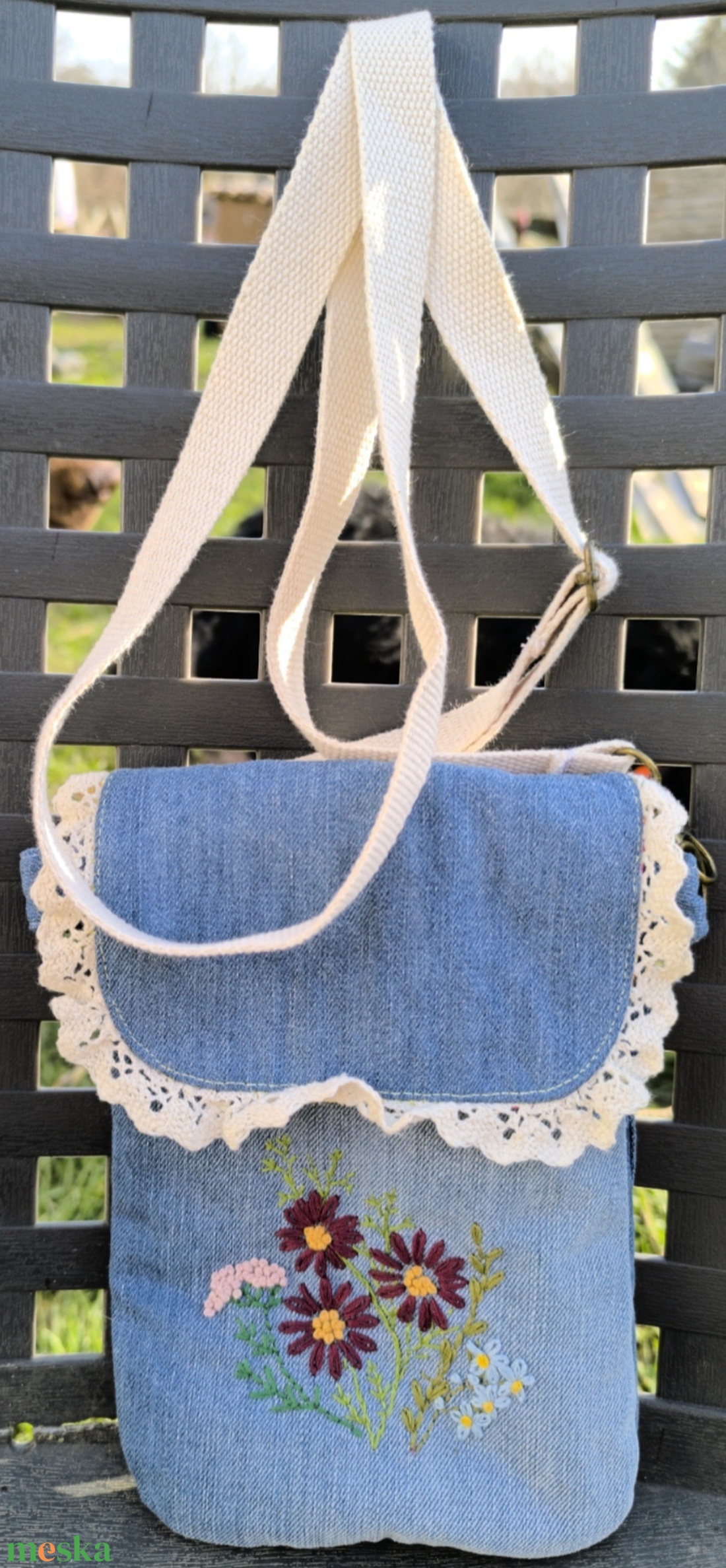 Hímzett, csipkés telefontáska/kistáska - táska & tok - kézitáska & válltáska - vállon átvethető táska - Meska.hu