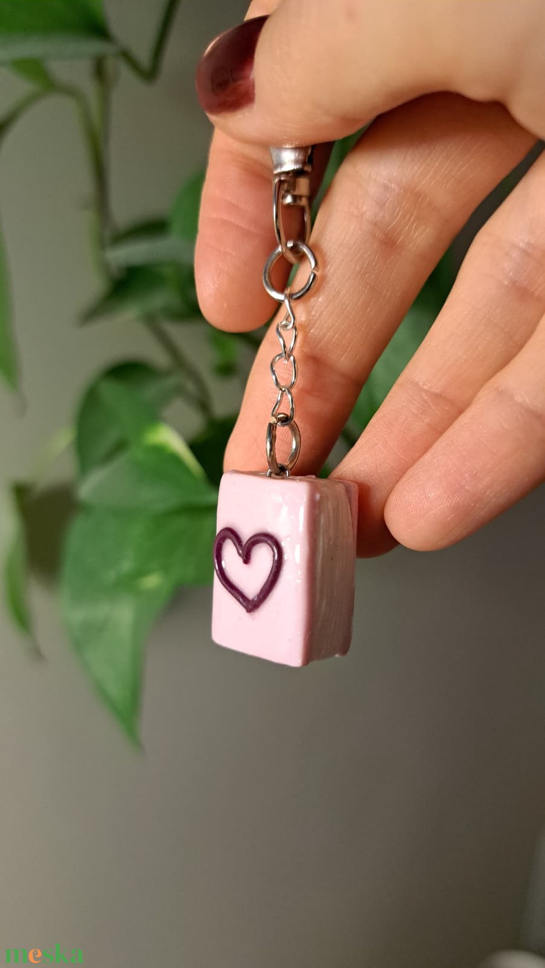 Könyves charm - romance - táska & tok - kulcstartó & táskadísz - táskadísz - Meska.hu