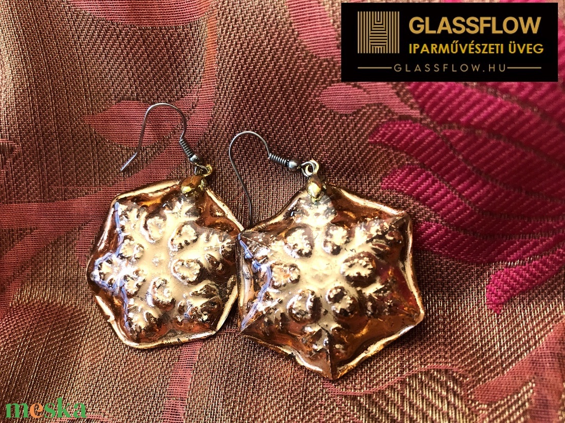 Snowflake Designer függő fülbevaló üveg-ezüst-arany nemesfém Valentin napra - ékszer - fülbevaló - lógós kerek fülbevaló - Meska.hu Snowflake Designer függő fülbevaló üveg-ezüst-arany nemesfém Valentin napra - ékszer - fülbevaló - lógós kerek fülbevaló - Meska.hu