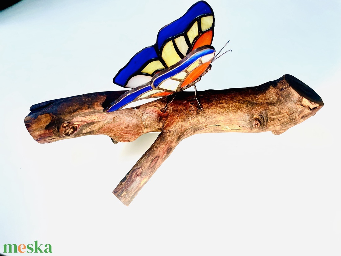 Kézműves Tiffany pillangó hangulatlámpa � USB-C, újrahasznosított cseresznyefa - otthon & életmód - lámpa - hangulatlámpa - Meska.hu