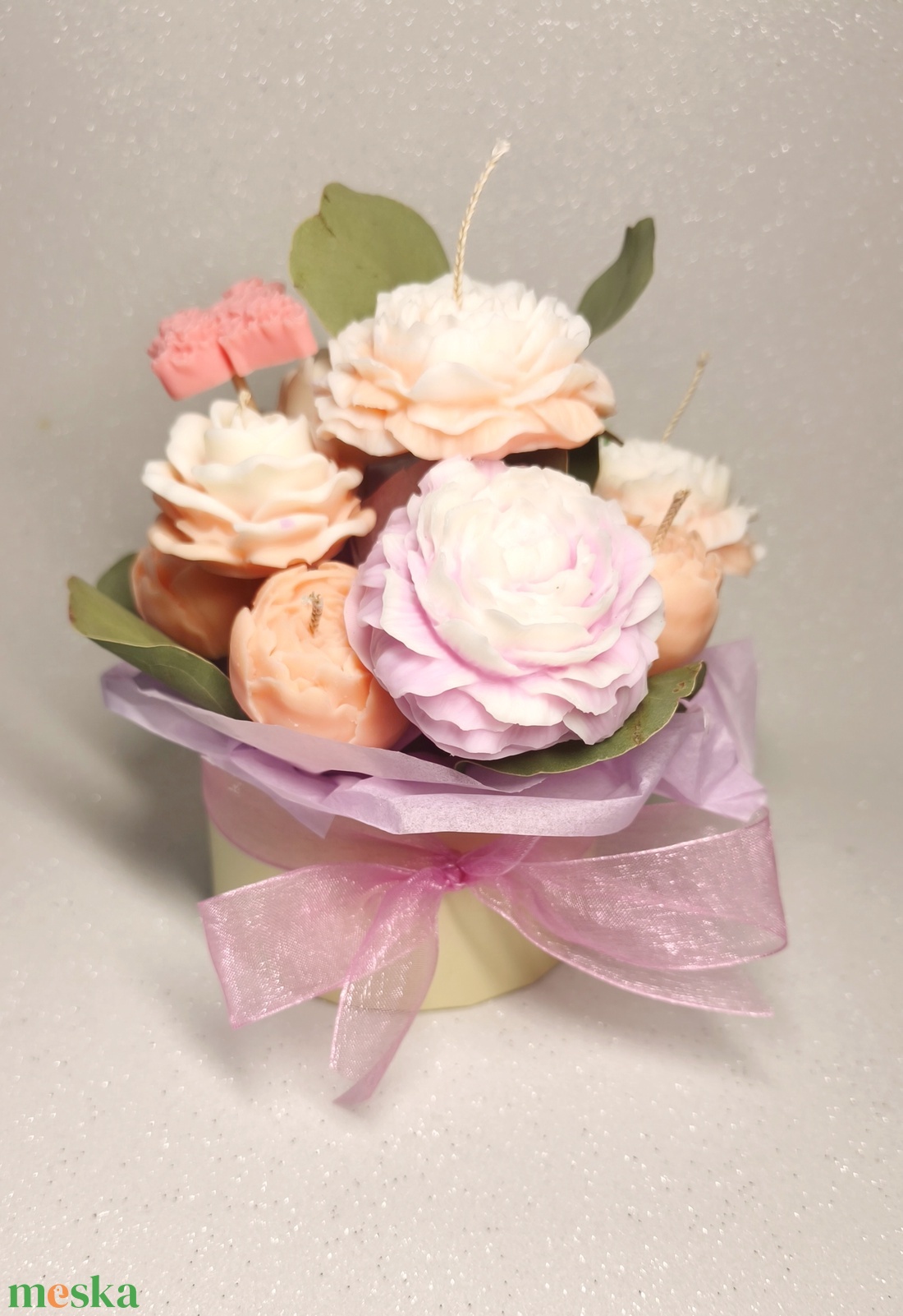 Kézműves szójaviasz virágbox � virág alakú gyertyákkal - esküvő - dekoráció - asztaldísz - Meska.hu