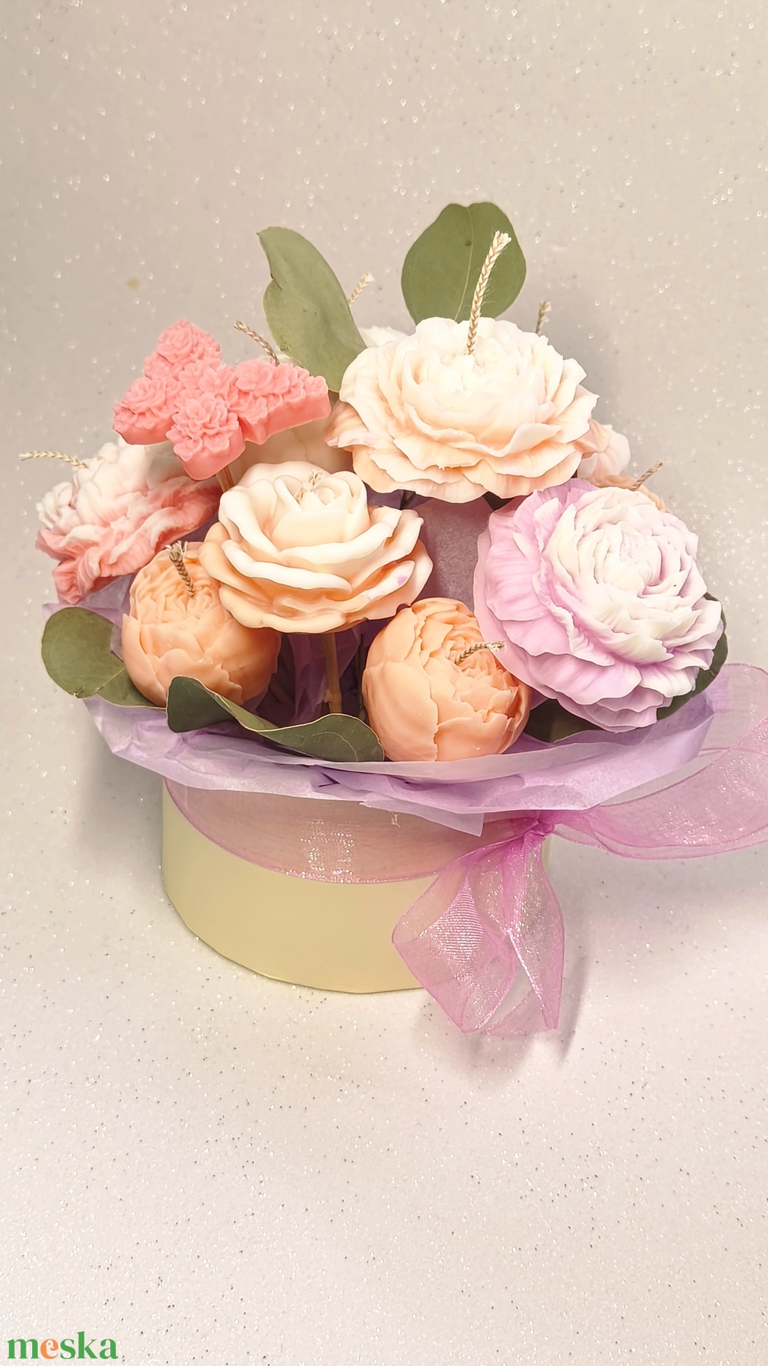 Kézműves szójaviasz virágbox � virág alakú gyertyákkal - esküvő - dekoráció - asztaldísz - Meska.hu