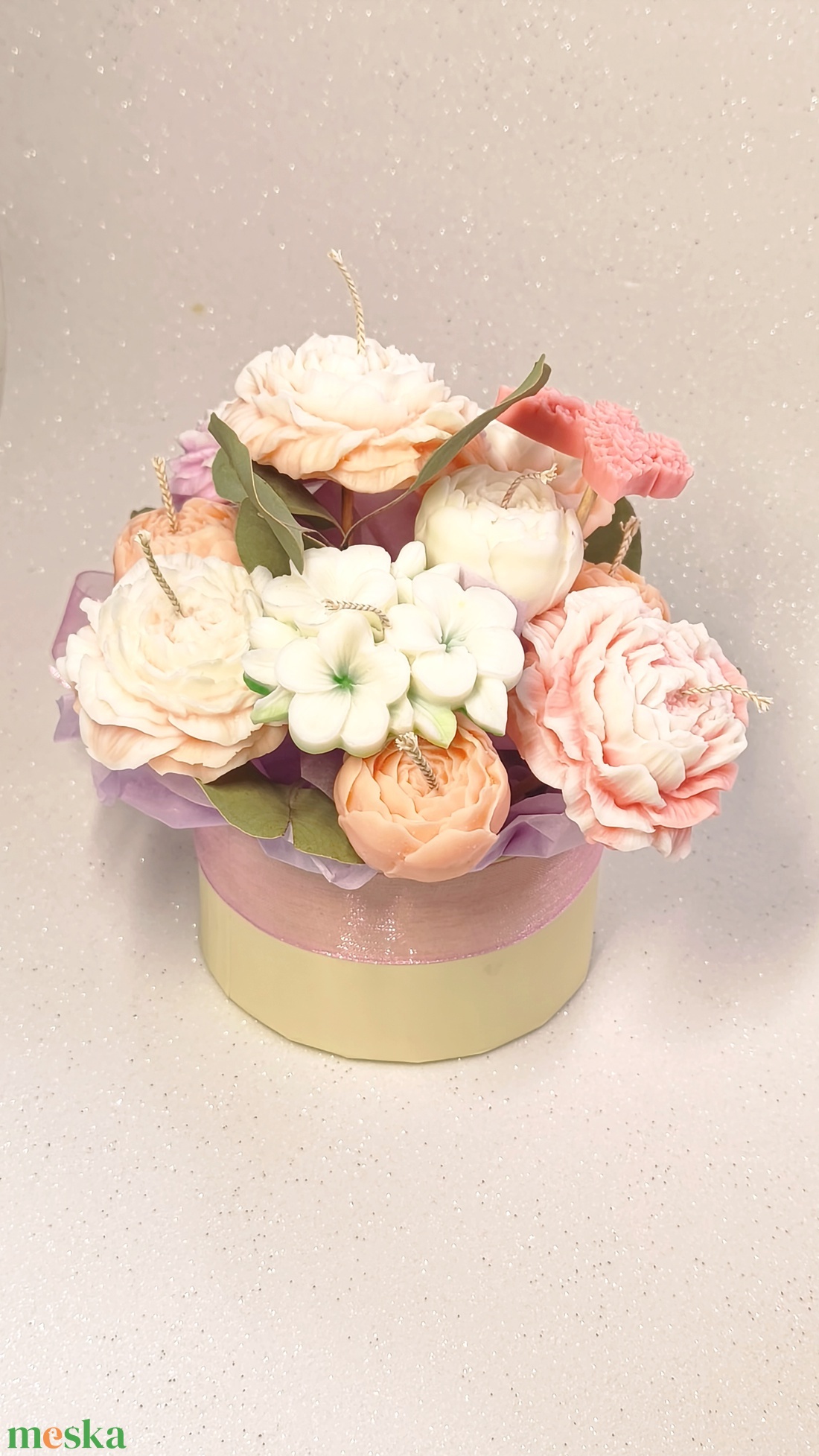 Kézműves szójaviasz virágbox � virág alakú gyertyákkal - esküvő - dekoráció - asztaldísz - Meska.hu