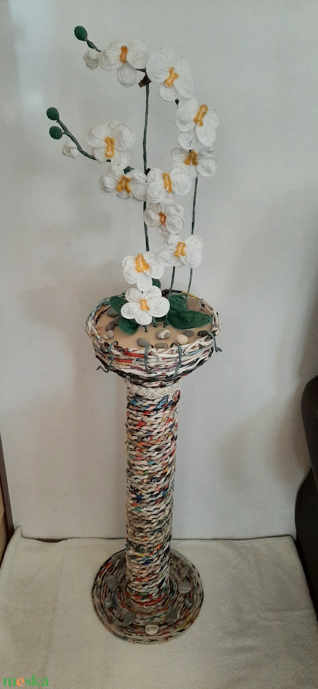 Horgolt Orchidea papír fonással készült oszlopon - - Meska.hu Horgolt Orchidea papír fonással készült oszlopon - - Meska.hu