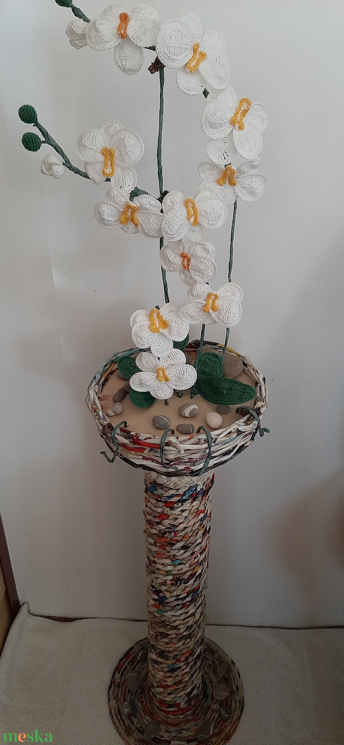 Horgolt Orchidea papír fonással készült oszlopon - - Meska.hu Horgolt Orchidea papír fonással készült oszlopon - - Meska.hu