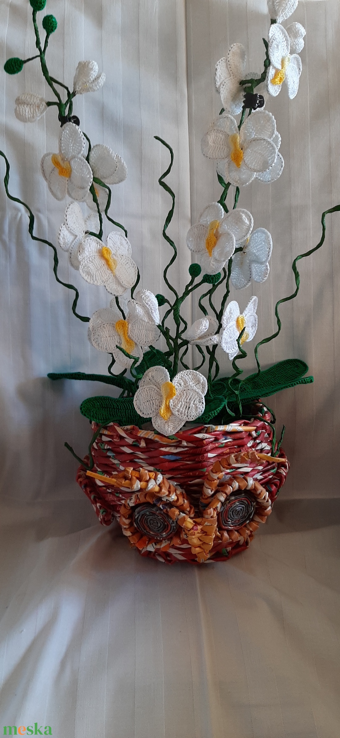Horgolt Orchidea Papír fonással készült kaspóban  - otthon & életmód - dekoráció - dísztárgy - Meska.hu