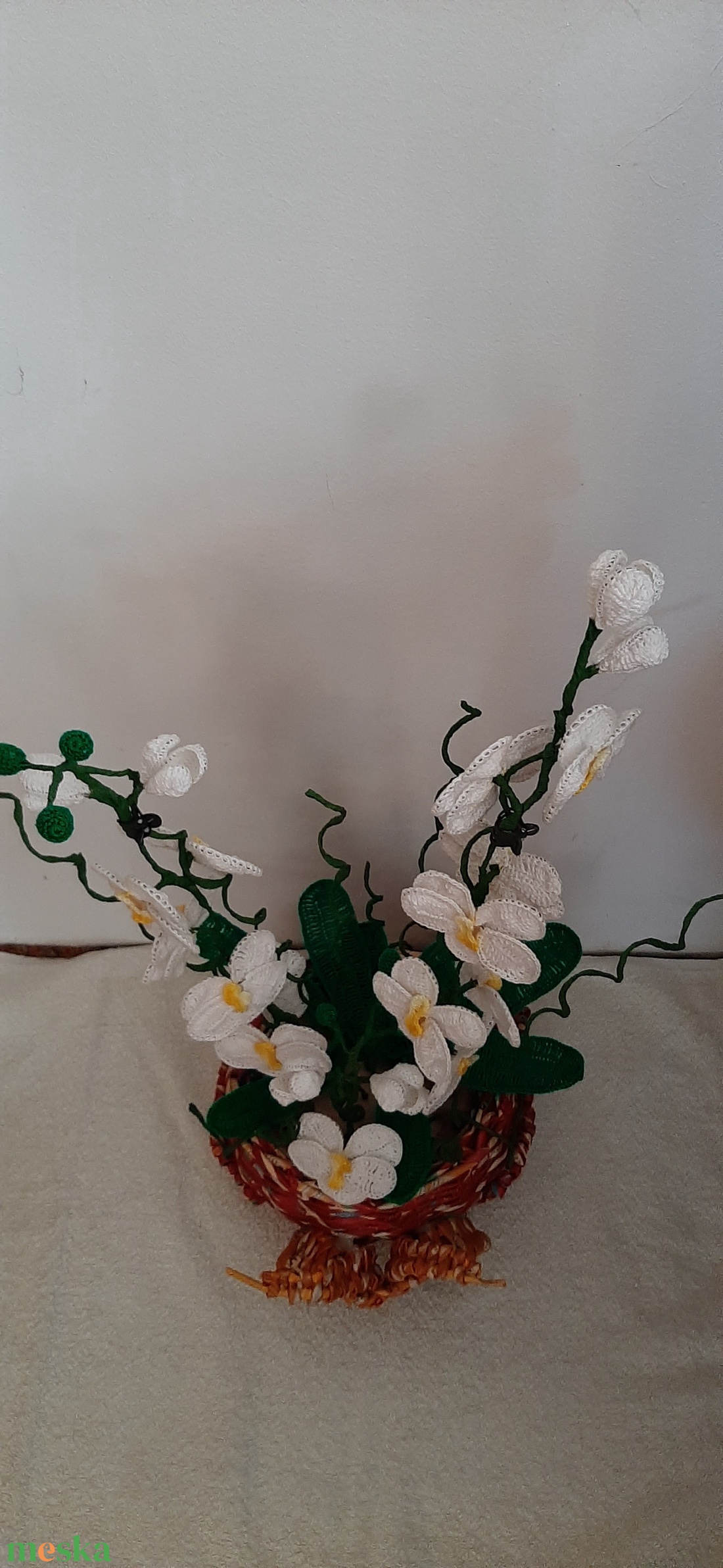 Horgolt Orchidea Papír fonással készült kaspóban  - otthon & életmód - dekoráció - dísztárgy - Meska.hu