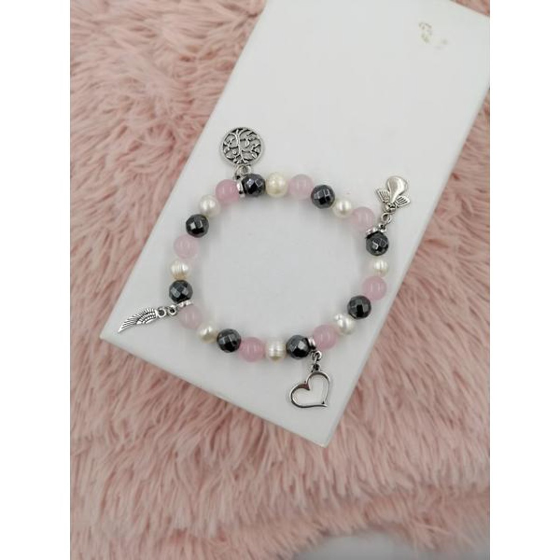 Angyalkás charm ásványkarkötő - ékszer - karkötő - ásványkarkötő - Meska.hu