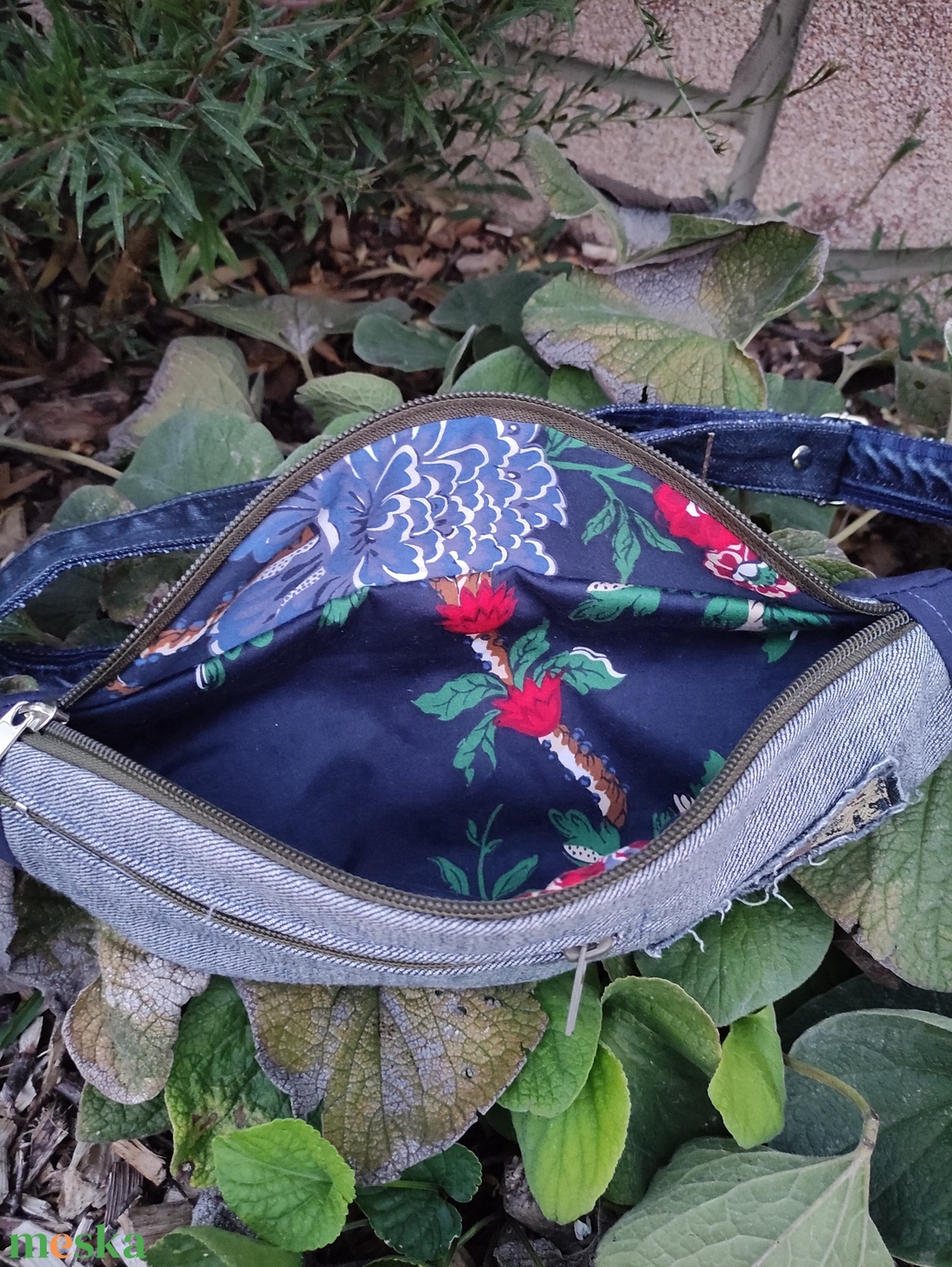 Upcycled övtáska S méret - táska & tok - övtáska - Meska.hu