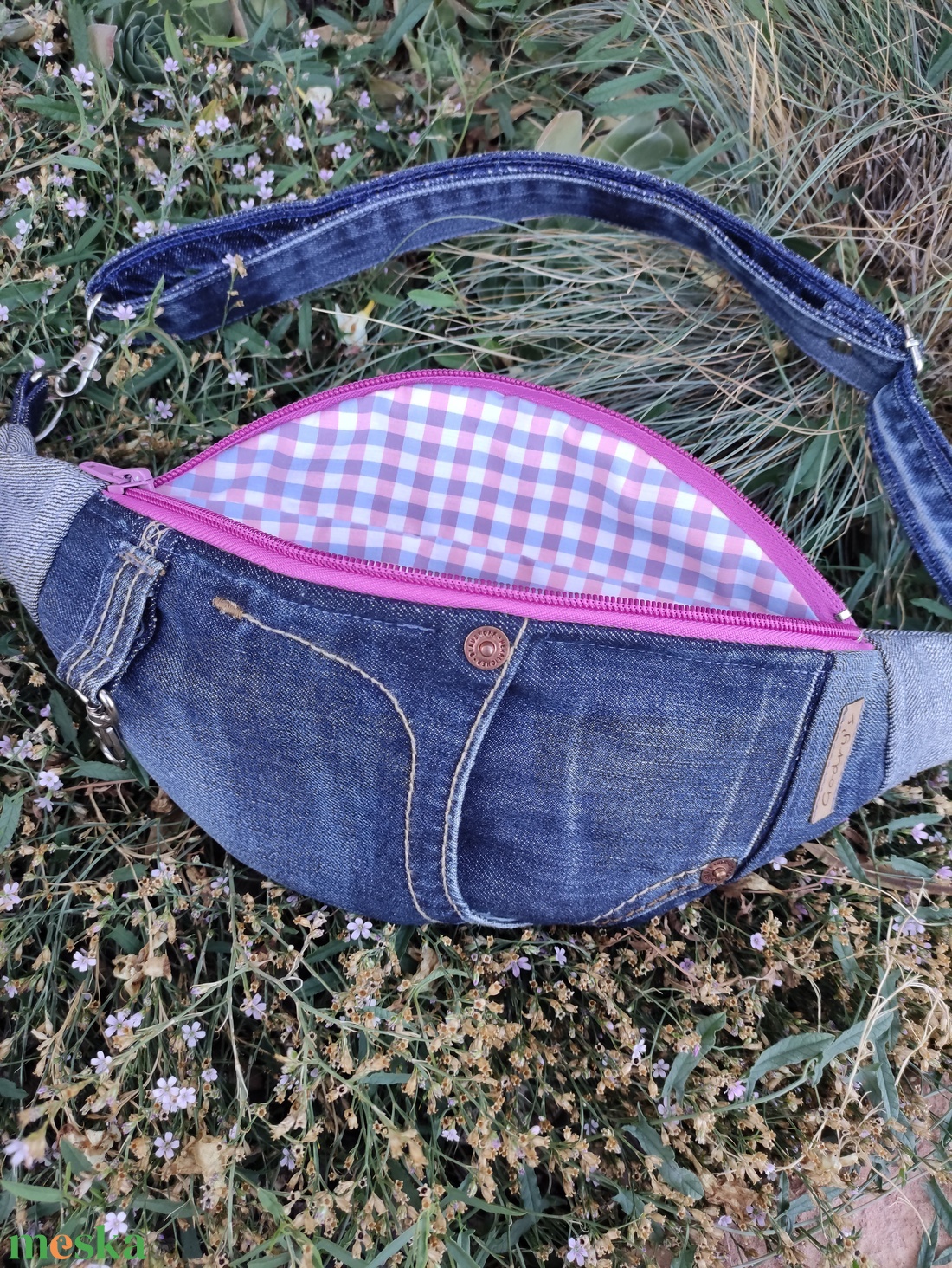 Upcycled övtáska S méret - táska & tok - övtáska - Meska.hu