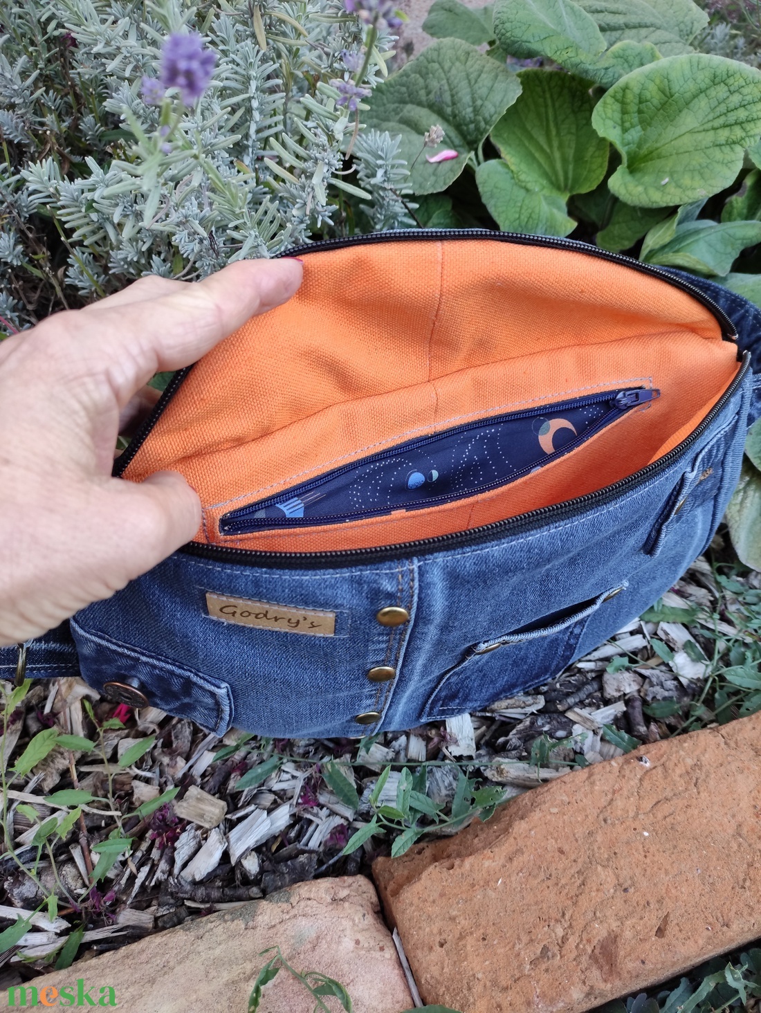 Upcycled crossbody táska M méret - táska & tok - övtáska - Meska.hu