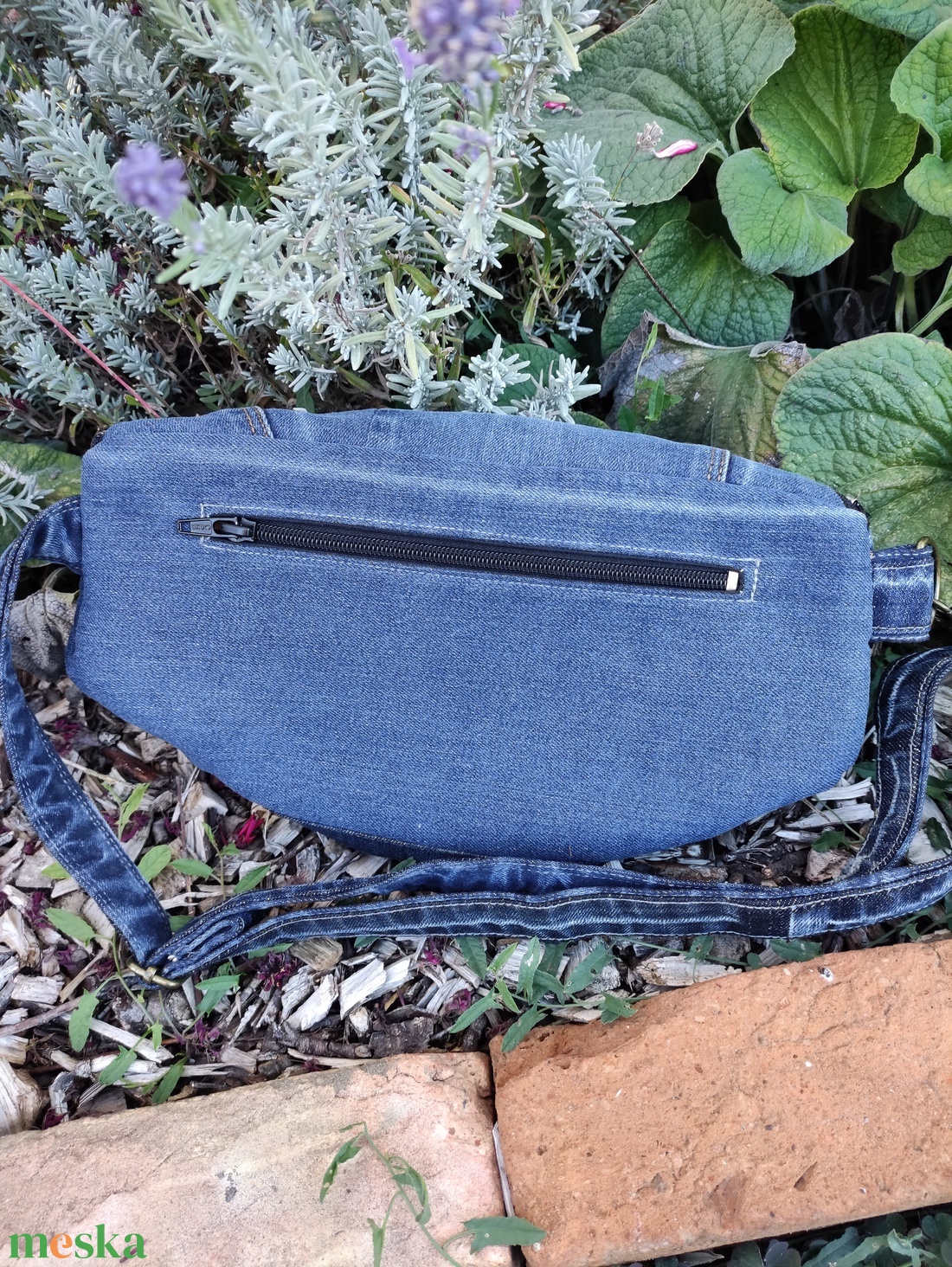 Upcycled crossbody táska M méret - táska & tok - övtáska - Meska.hu