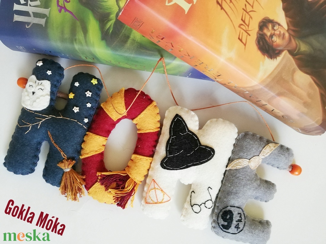 HOME ajtódísz Harry Potter rajongóknak - otthon & életmód - dekoráció - ajtó- és ablak dekoráció - ajtódísz & kopogtató - Meska.hu HOME ajtódísz Harry Potter rajongóknak - otthon & életmód - dekoráció - ajtó- és ablak dekoráció - ajtódísz & kopogtató - Meska.hu